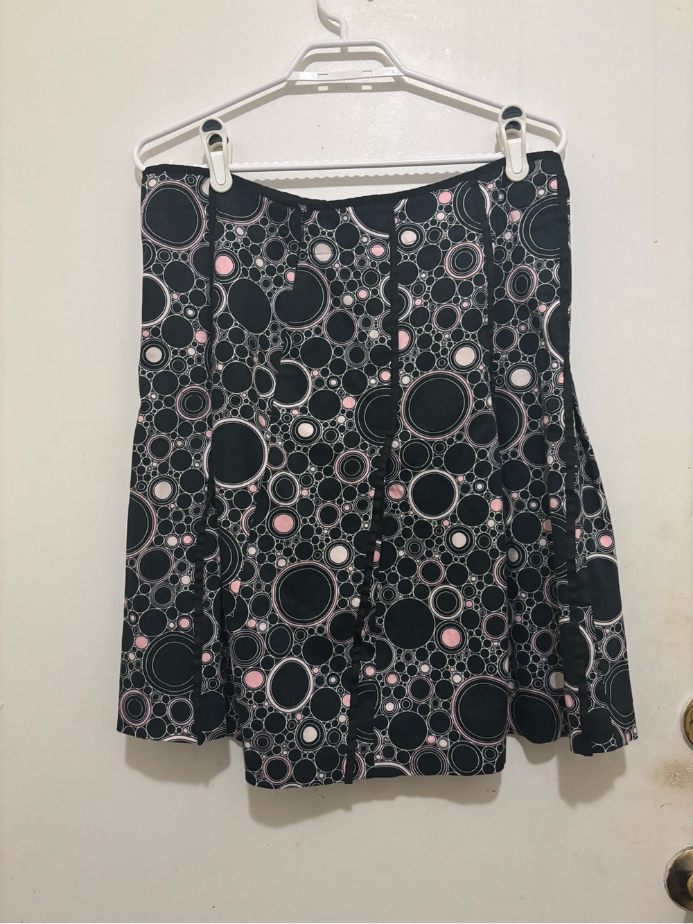 Jessica® Retro Pink And White Circle Print A-Line Skirt with Pleats – Size 14
